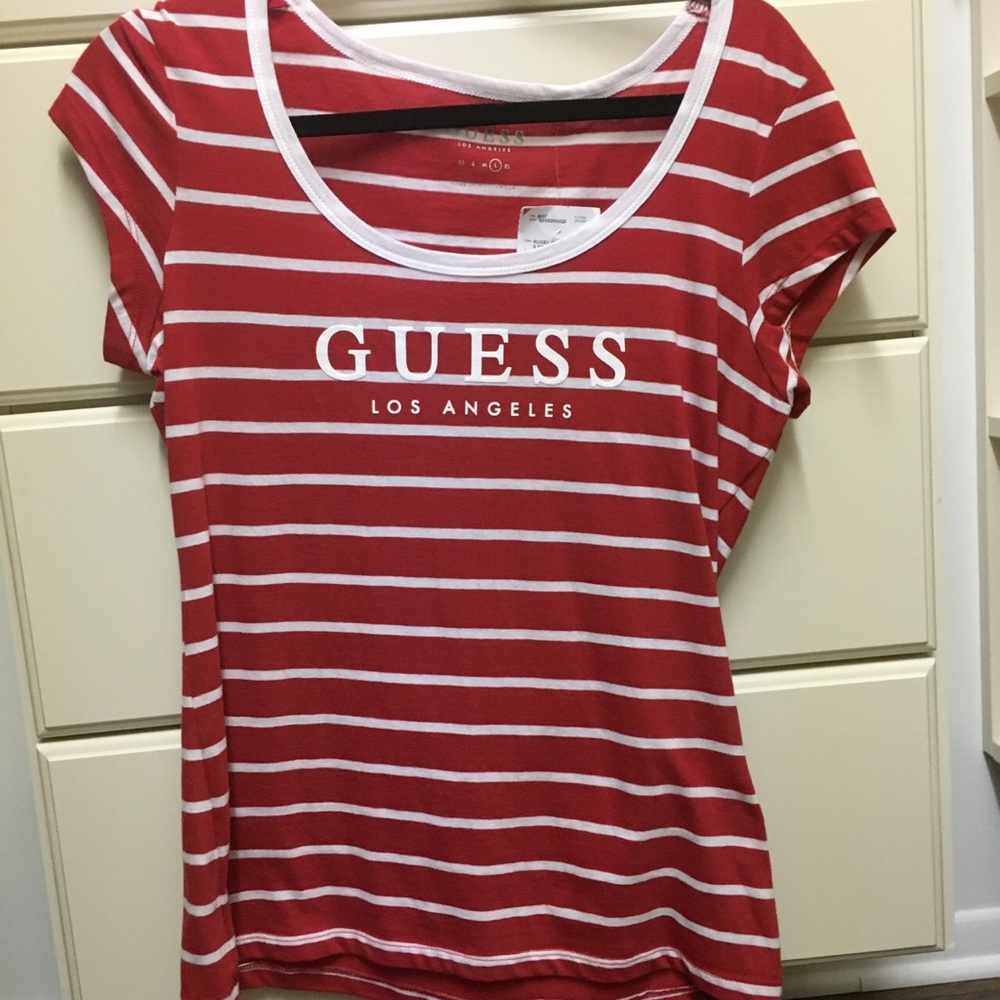 Red guess tee shirt